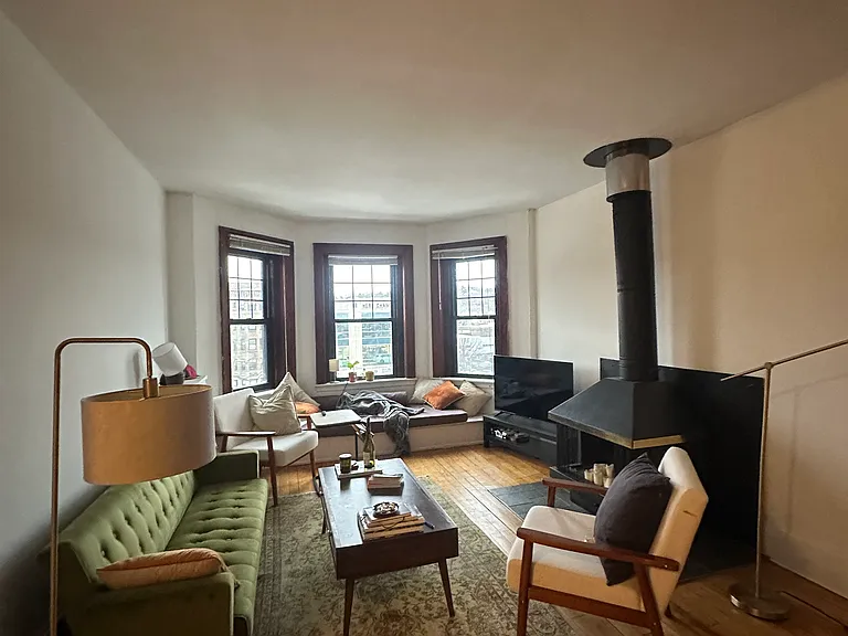6-1157 Commonwealth Ave #6 — Photo 1