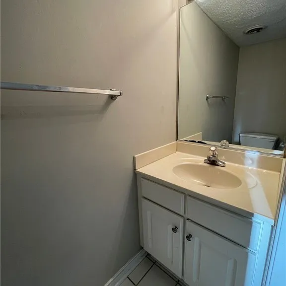 7806 Fern Hollow Dr — Photo 10
