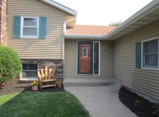 709 E Cherry Dr, Geneseo, IL 61254