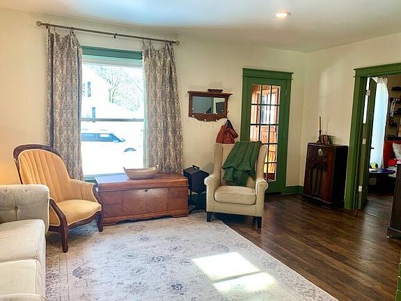 4th image of 406 N Rowe St