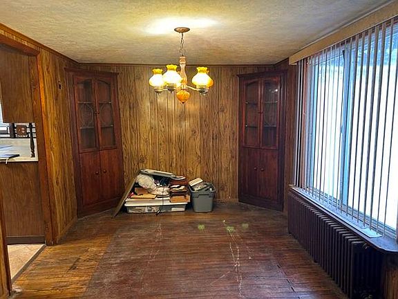 4th image of 418 Als Rd