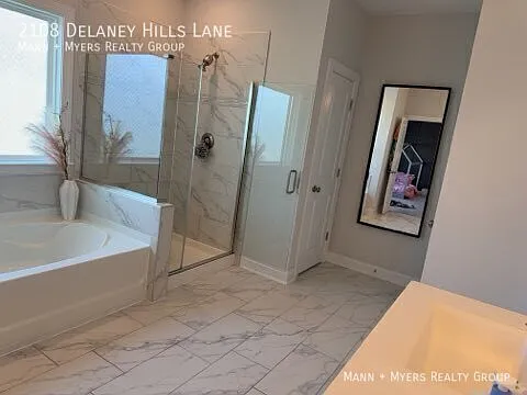 2108 Delaney Hills Ln — Photo 15