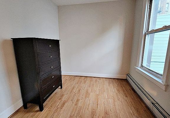 4th image of 315 Leonard St #2L