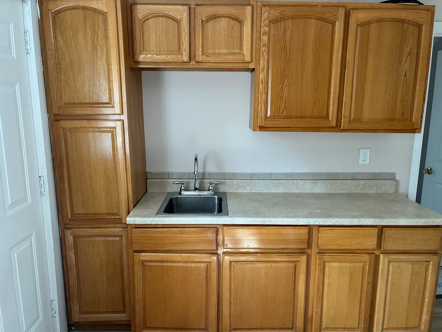 405 Bellevue St — Photo 4