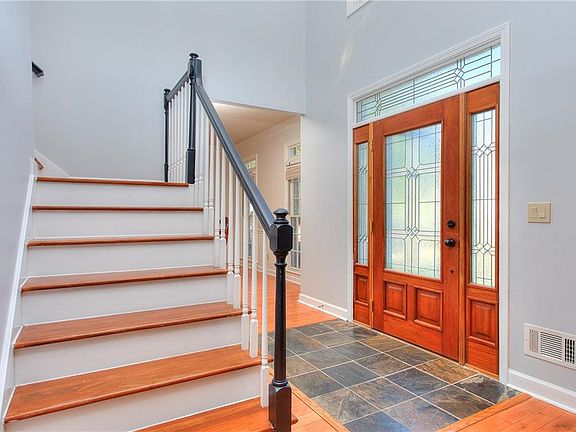 4th image of 2120 Milfield Cir
