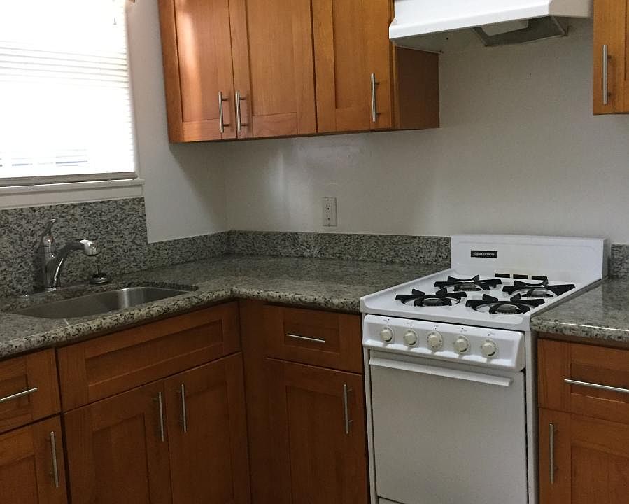 1st image of 2834 Greenwich St Floor 2