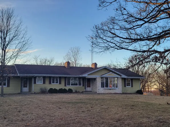 880 Stanford Dr, Marengo, IL 60152
