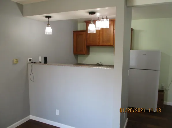 3233 W St, Sacramento, CA 95817