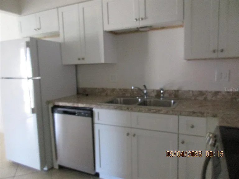 2112 Bahamas Ct — Photo 5