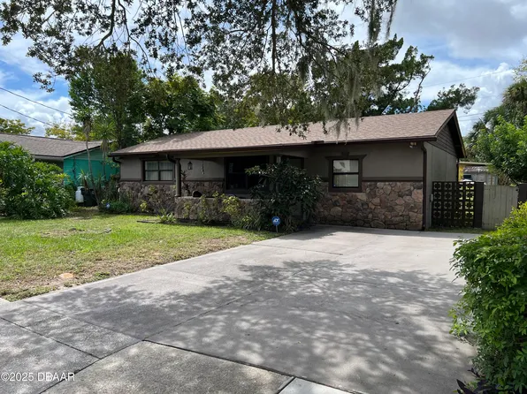 952 Essex Rd, Daytona Beach, FL 32117