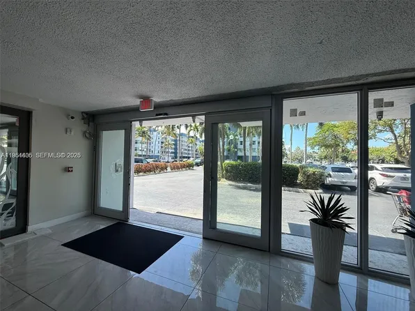 16546 NE 26th Ave APT 4J, North Miami Beach, FL 33160