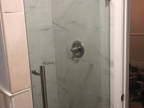 5th image of 653 E 224th St #1