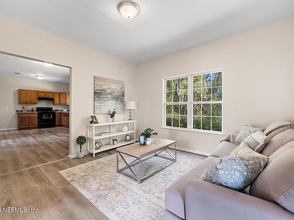 5th image of 126 BOWLAN Street S