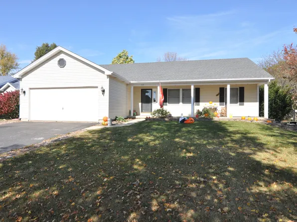 308 Jake Ln, Hampshire, IL 60140