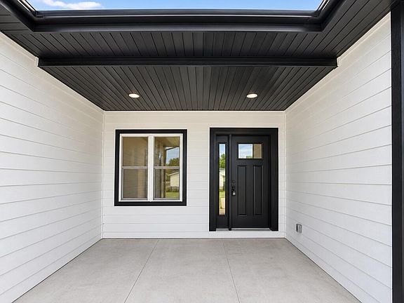 3rd image of 22819 Fairview Dr