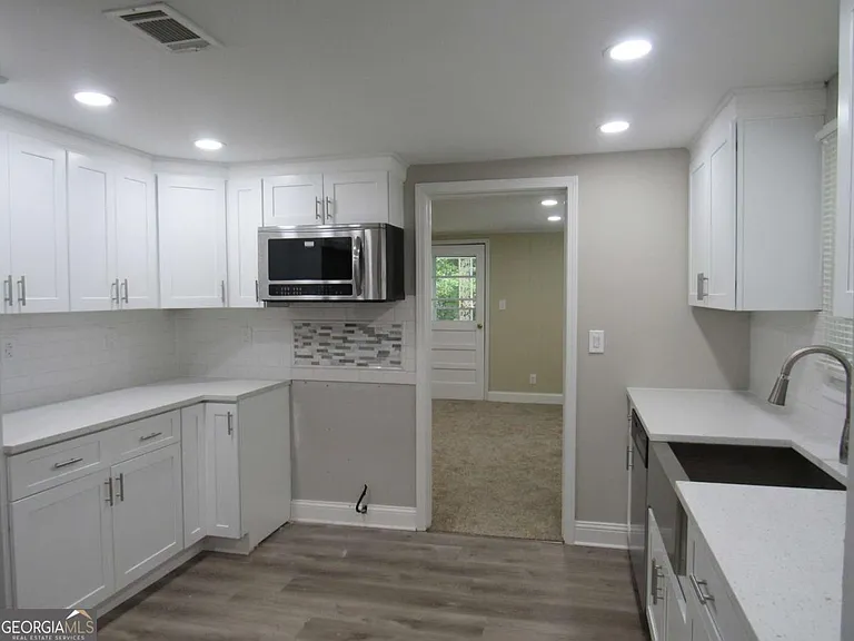 112 Judy Ave — Photo 31