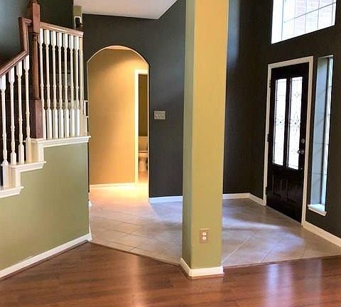 2nd image of 3915 Coral Shadows Dr