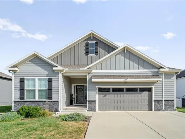 25096 W 142nd St, Olathe, KS 66061