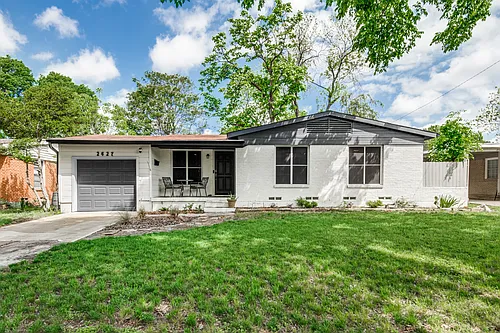 2427 Tolosa Dr Photo 1
