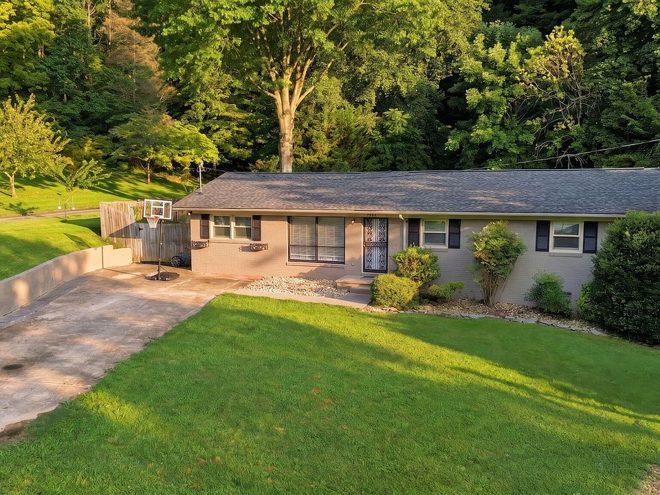 1st image of 3825 Hemlock Park Ln