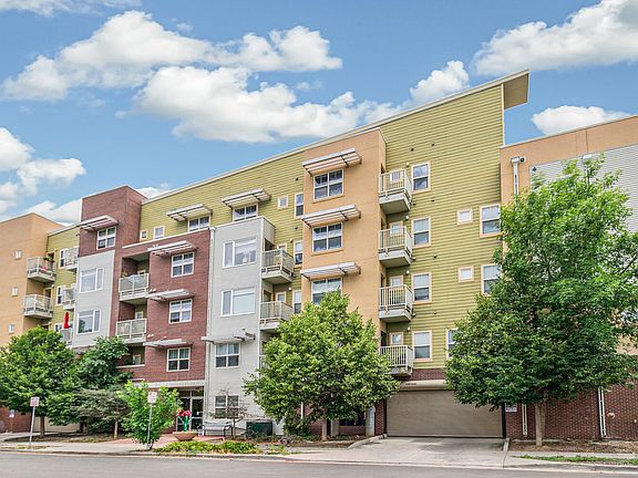 3rd image of 3590 Pennsylvania St #105