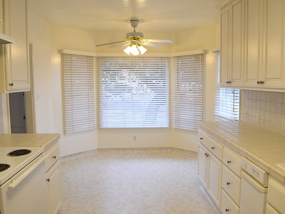Kitchen and Breakfast Nook