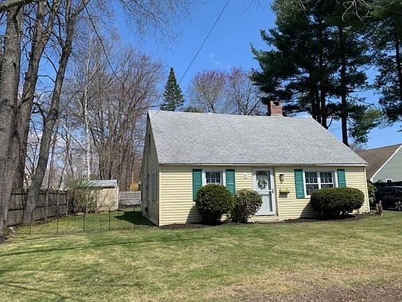 3rd image of 5 Greenwood Dr