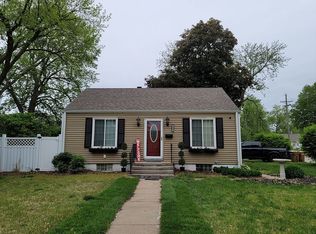 2402 Jackson St, Bellevue, NE 68005