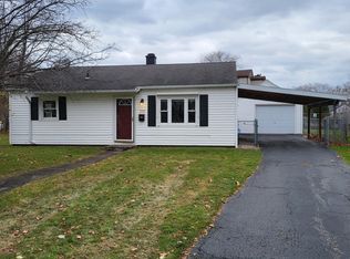 150 Cimarron Dr, Rochester, NY 14620