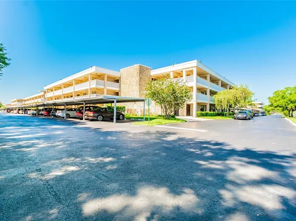 4885 1st St NE APT 110, Saint Petersburg, FL 33703