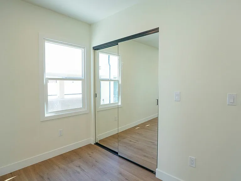 1038 S Westmoreland Ave #2 — Photo 11
