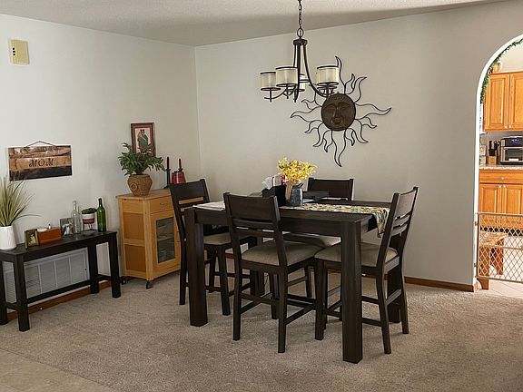 5th image of 853 Holbrook Cir