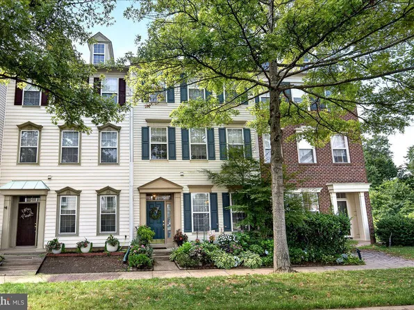 26129 Nimbleton Sq, Chantilly, VA 20152