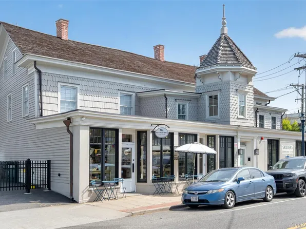 108 South St, Oyster Bay, NY