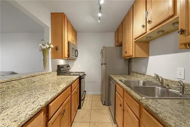 818 Moss St #104 — Photo 5