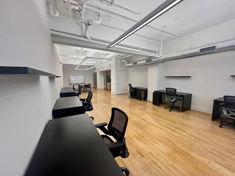 609 Market St E #107 — Photo 15