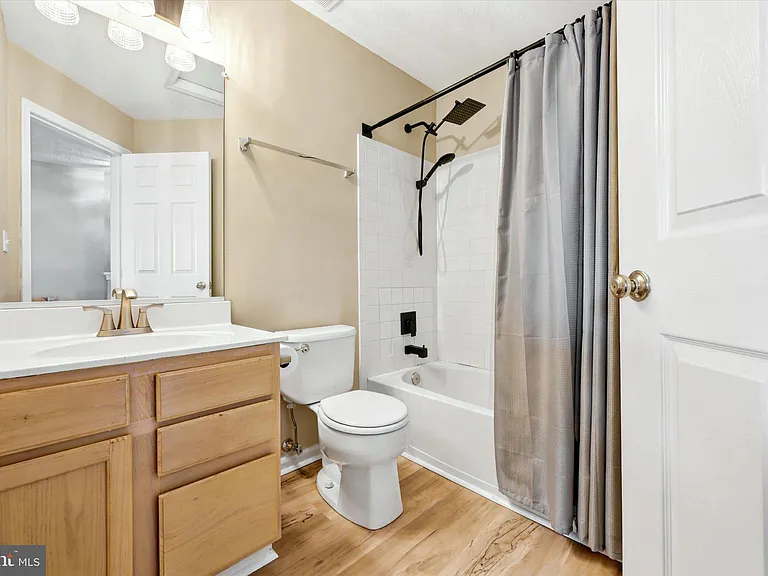 903 Glen Falls Ct — Photo 12