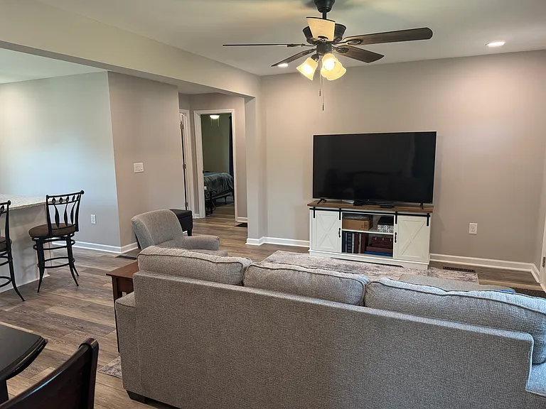 205 Harris St — Photo 3