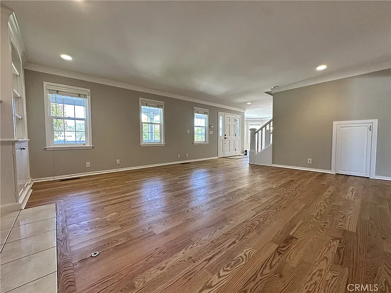 604 Village Ct — Photo 13