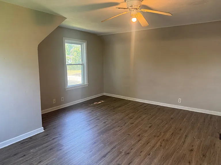 3117 Louise St — Photo 13