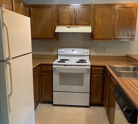 5th image of 1831 Tryon Dr Unit 7