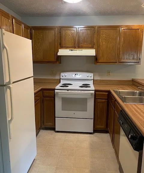1831 Tryon Dr #7 — Photo 5