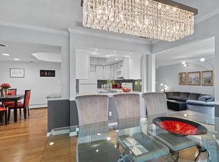 6075 Lincoln Dr APT 305, Edina, MN 55436