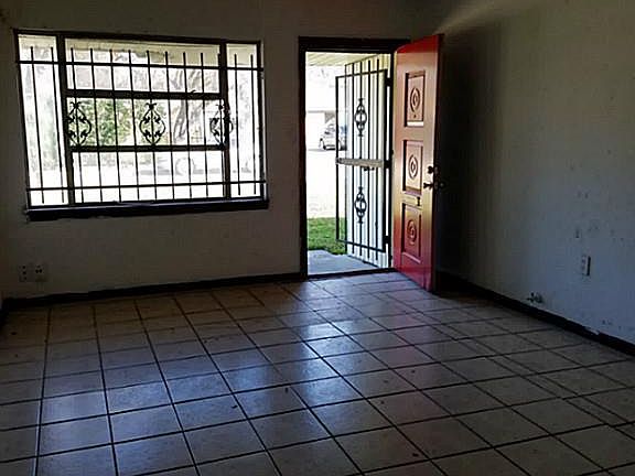 3rd image of 10114 Fairland Dr