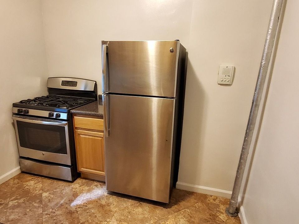 1st image of 128 Sherman Ave APT 3