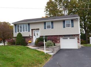 29 Rule Ln, Lowell, MA 01854