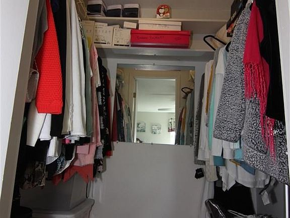 3rd image of 6101 Western Dr