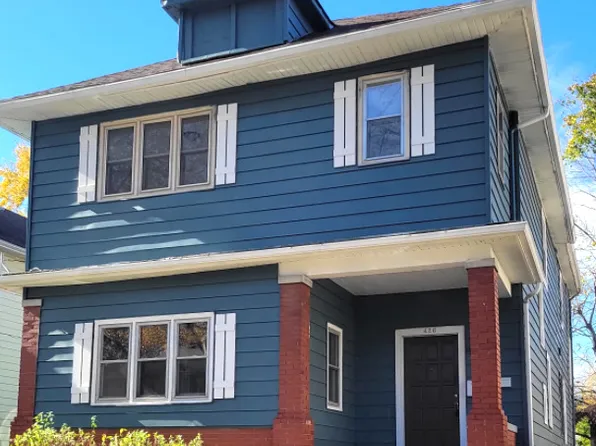 426 N County St, Waukegan, IL 60085