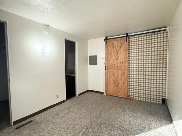 712 W Mission Ave, 712 W Mission Ave #4, Bellevue, NE 68005