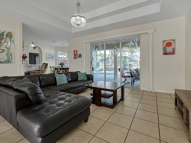 36 Pinetree Dr — Photo 6